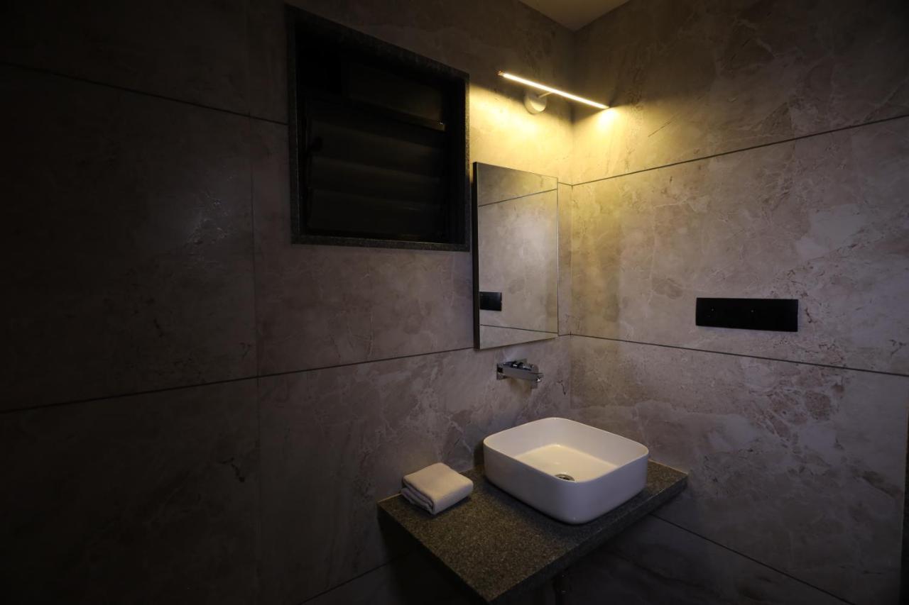 Lords Eco Inn Navsari Εξωτερικό φωτογραφία