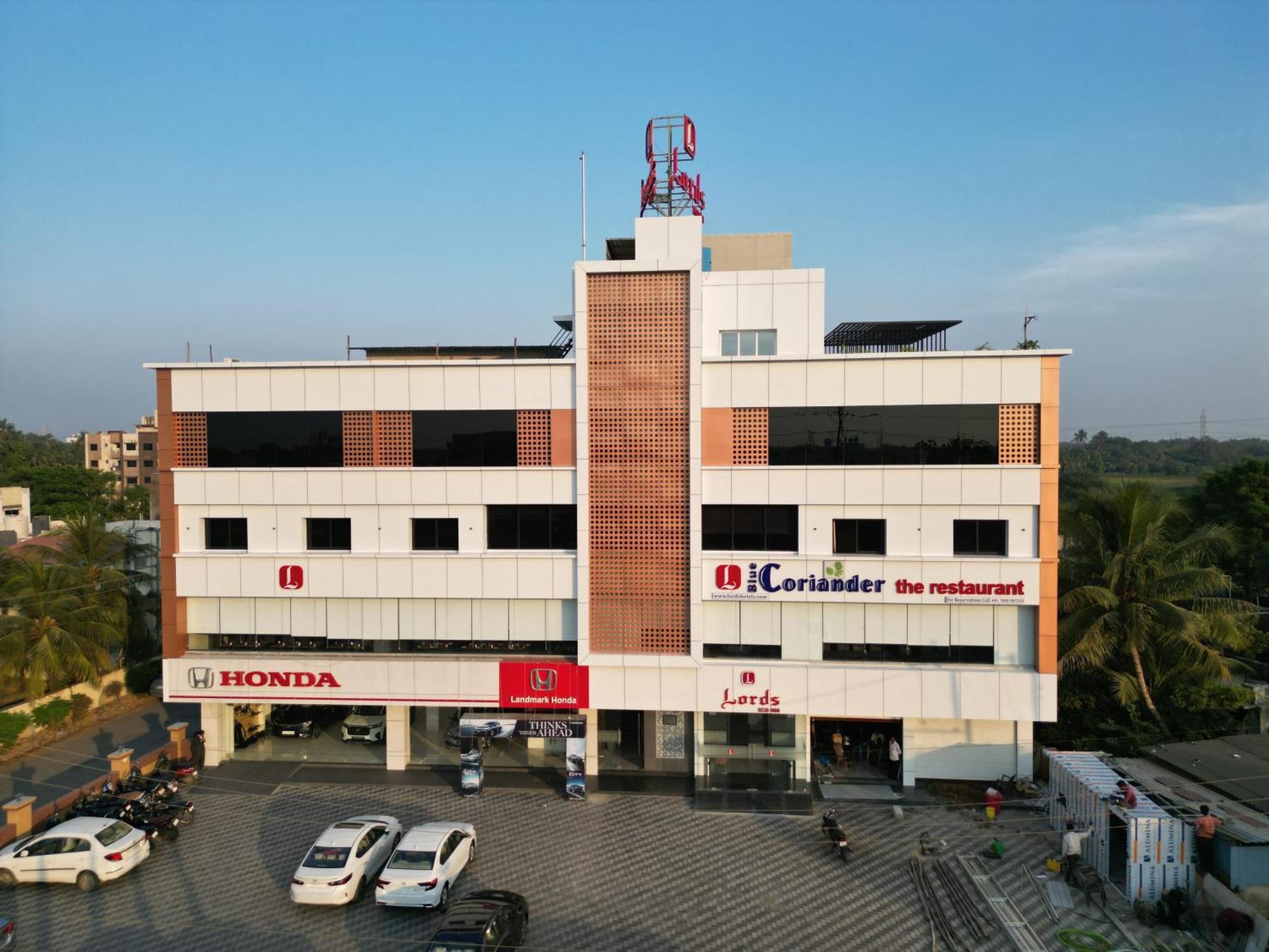 Lords Eco Inn Navsari Εξωτερικό φωτογραφία