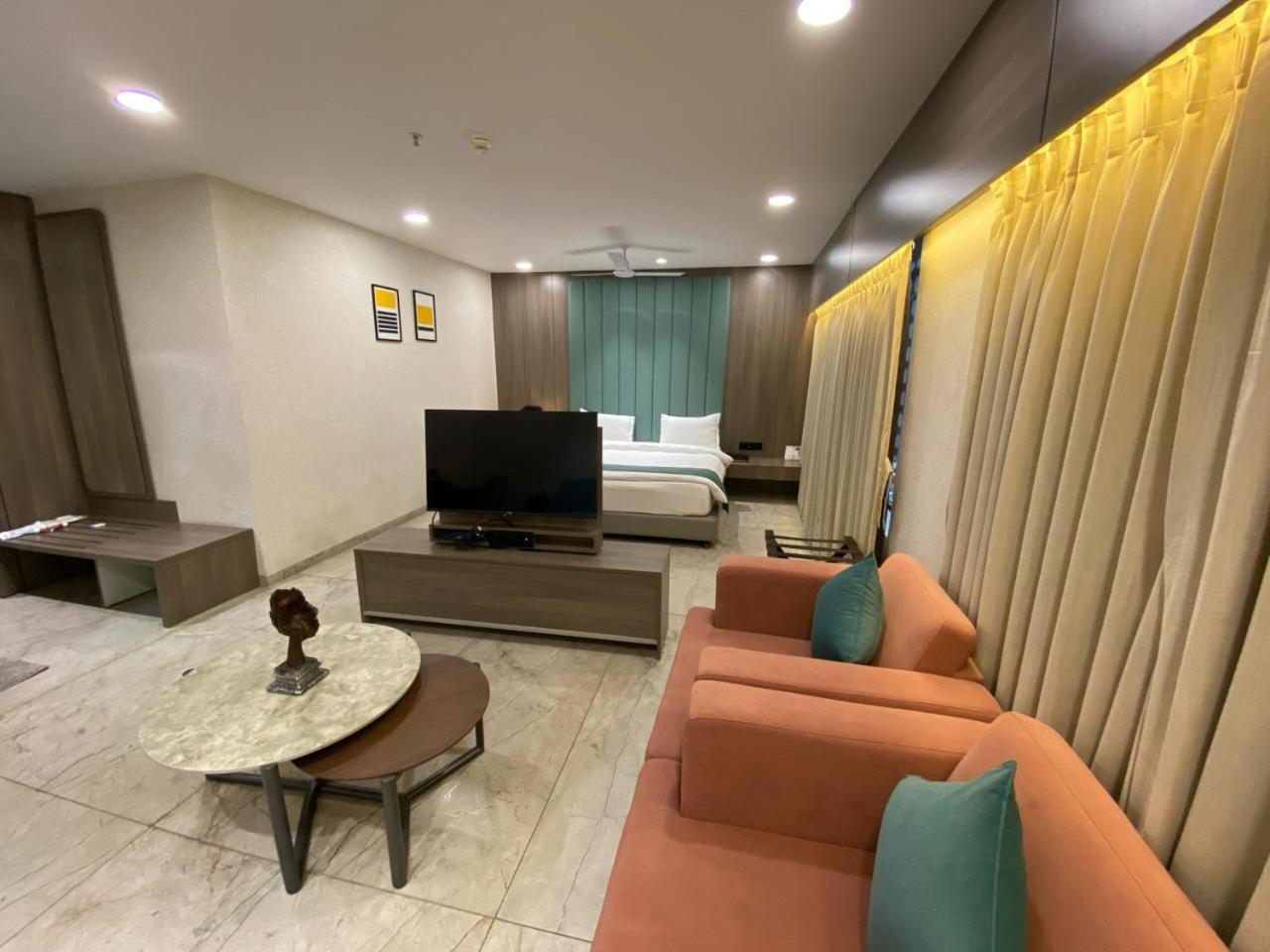 Lords Eco Inn Navsari Εξωτερικό φωτογραφία