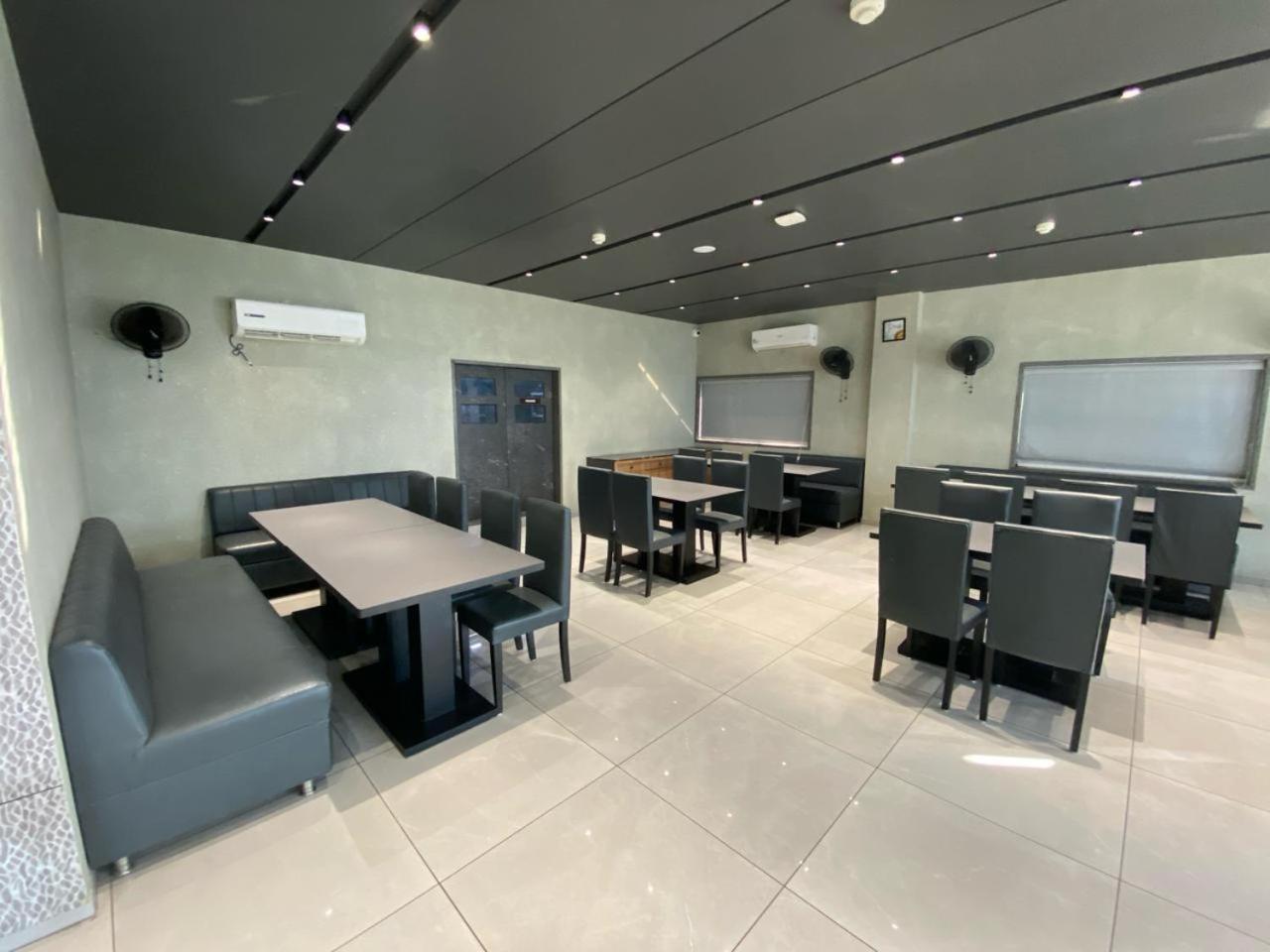 Lords Eco Inn Navsari Εξωτερικό φωτογραφία