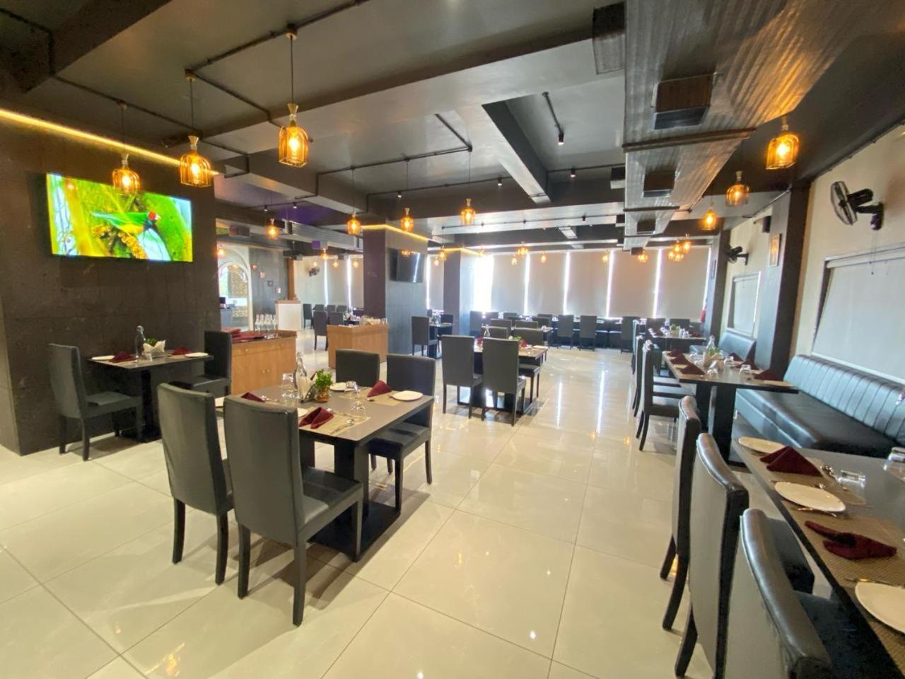 Lords Eco Inn Navsari Εξωτερικό φωτογραφία